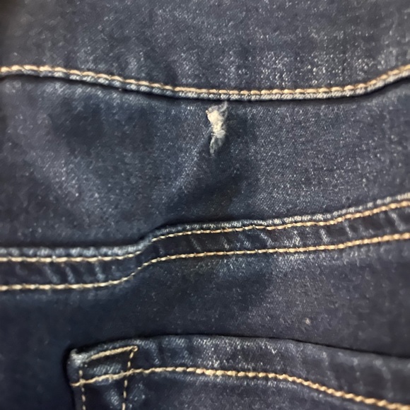 Maurices Skinny Jeans - Picture 3 of 4